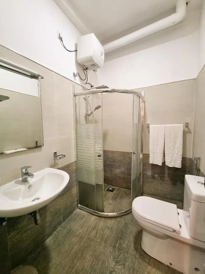 Apartamento de 100 m² en Peradeniya, con 2 habitación Kandy 0*,